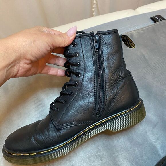 Dr. Martens genuine leather boots, size 7 - Picture 2 of 8